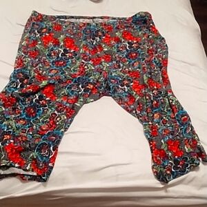 Size 3x flower capris leggings